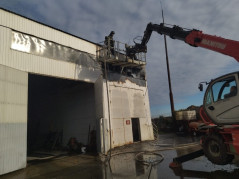 13.10.2025 спасатели-пожарные  Службы спасения  г. Краснодара тушили пожар на ул. Демуса, 12.